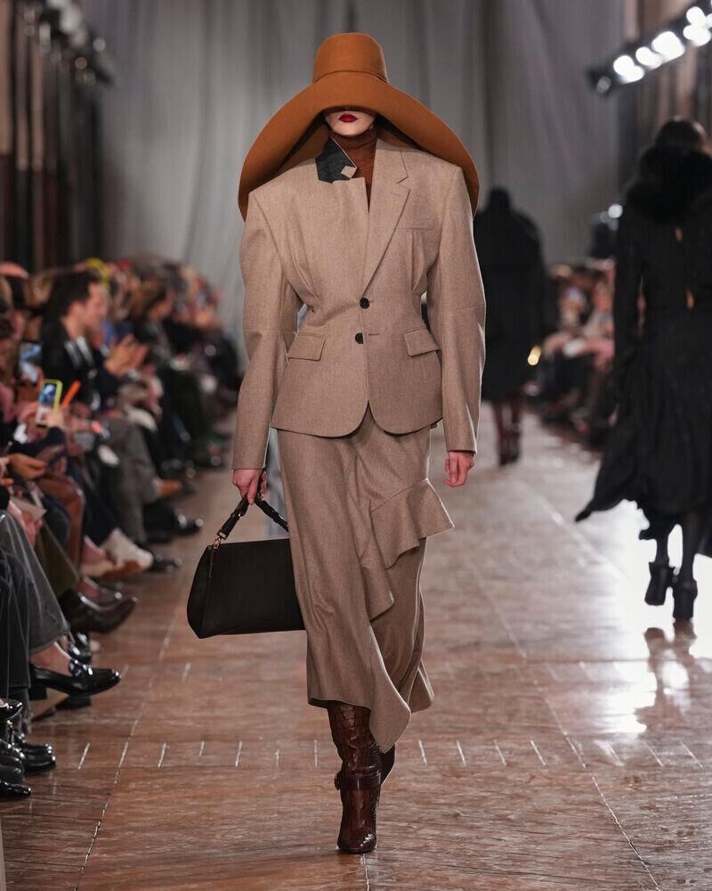 Le défilé Lanvin automne-hiver 2026-2027 à la Fashion Week de Paris
