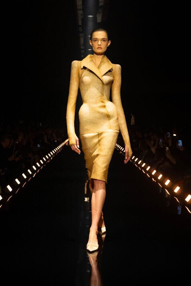 Le défilé Schiaparelli automne-hiver 2026-2027 à la Fashion Week de Paris