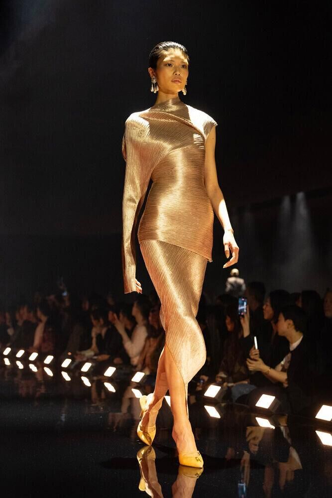 Le défilé Schiaparelli automne-hiver 2026-2027 à la Fashion Week de Paris