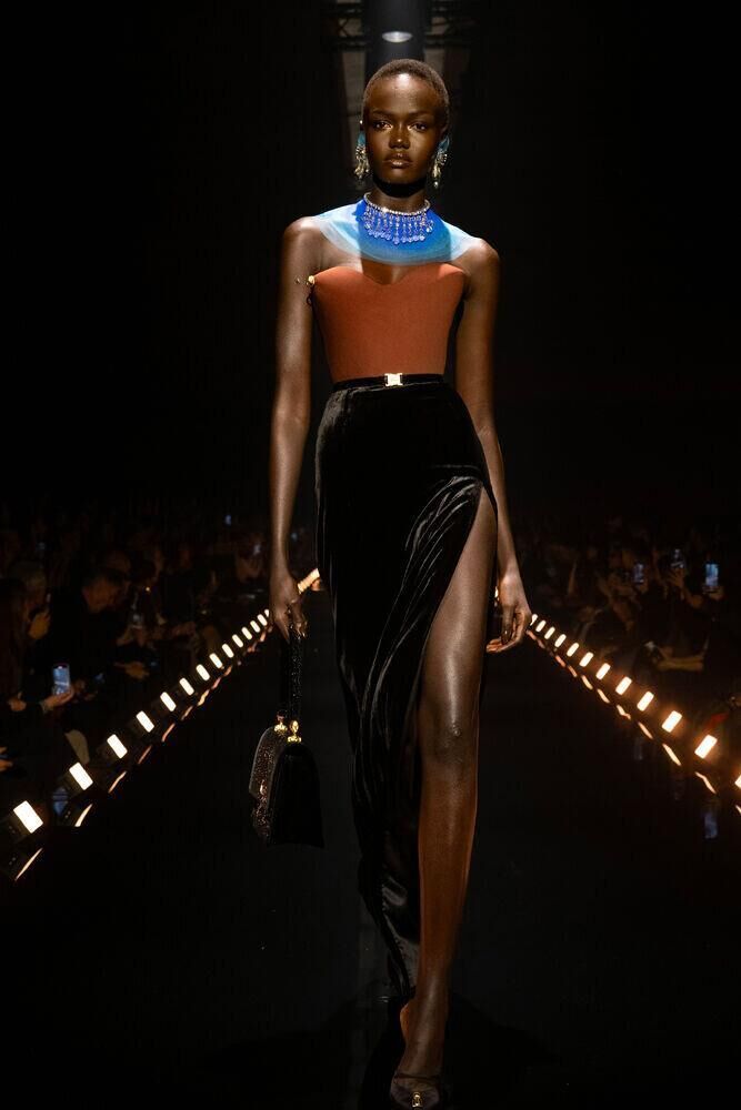 Le défilé Schiaparelli automne-hiver 2026-2027 à la Fashion Week de Paris