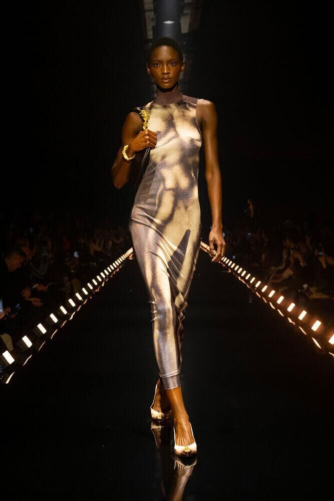 Le défilé Schiaparelli automne-hiver 2026-2027 à la Fashion Week de Paris