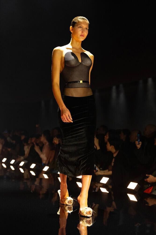 Le défilé Schiaparelli automne-hiver 2026-2027 à la Fashion Week de Paris