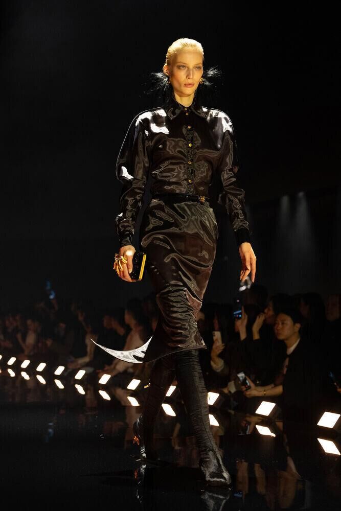 Le défilé Schiaparelli automne-hiver 2026-2027 à la Fashion Week de Paris
