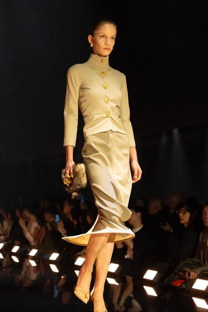 Le défilé Schiaparelli automne-hiver 2026-2027 à la Fashion Week de Paris