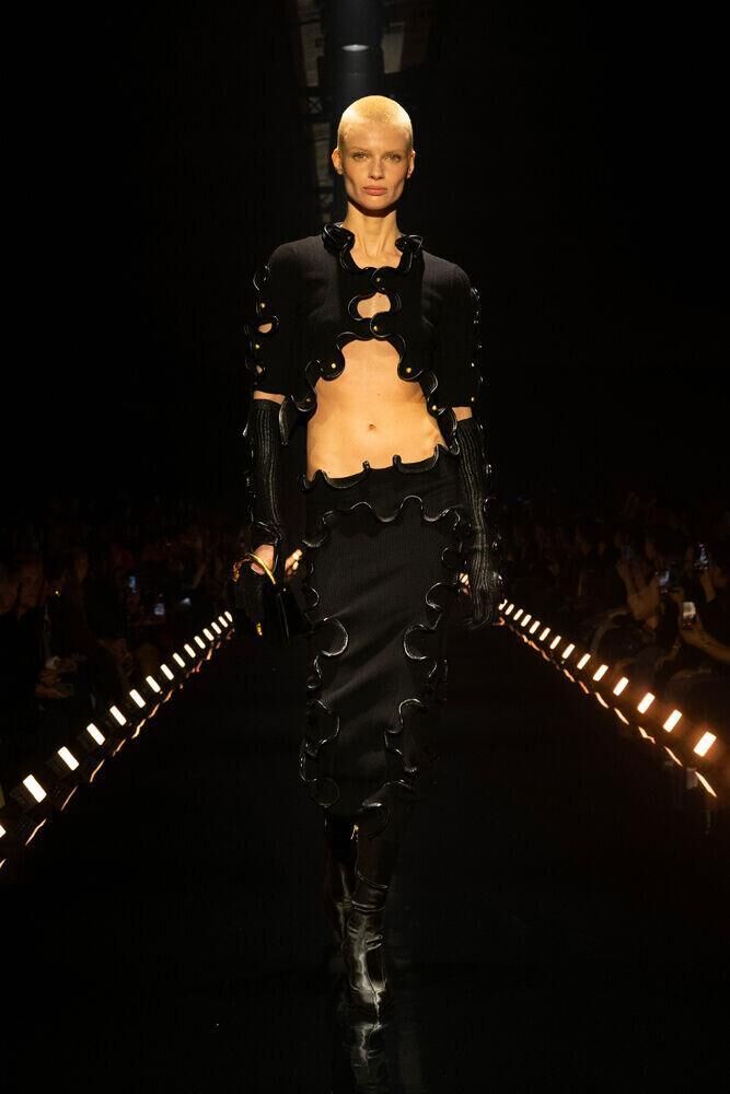Le défilé Schiaparelli automne-hiver 2026-2027 à la Fashion Week de Paris