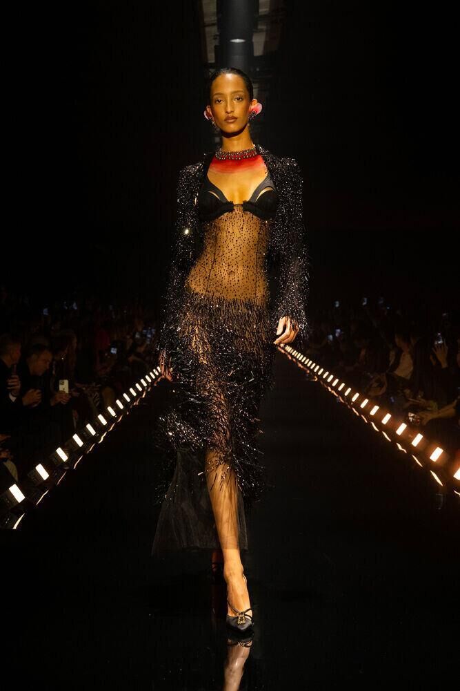 Le défilé Schiaparelli automne-hiver 2026-2027 à la Fashion Week de Paris