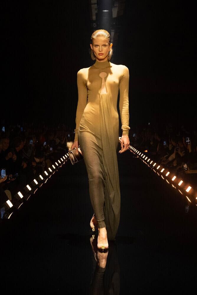 Le défilé Schiaparelli automne-hiver 2026-2027 à la Fashion Week de Paris