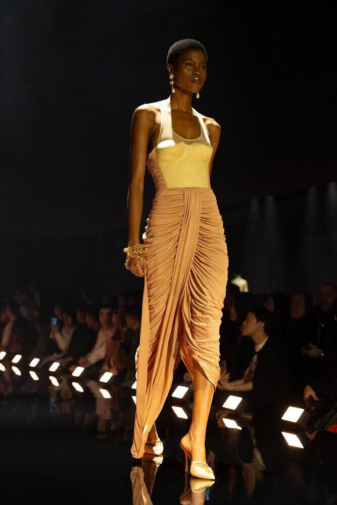 Le défilé Schiaparelli automne-hiver 2026-2027 à la Fashion Week de Paris