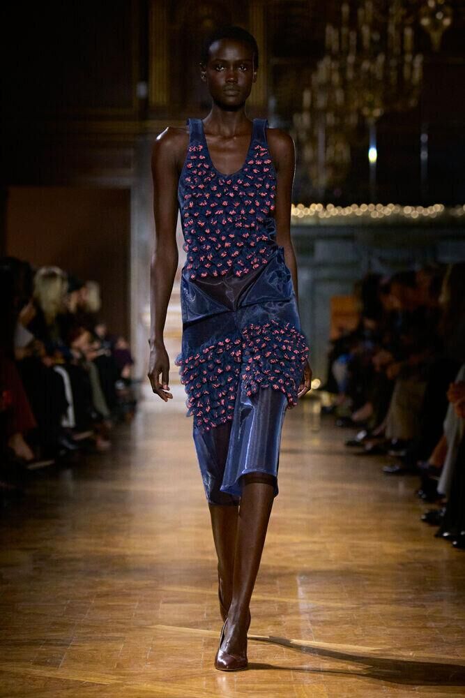 Le défilé Victoria Beckham automne-hiver 2026-2027 à la Fashion Week de Paris