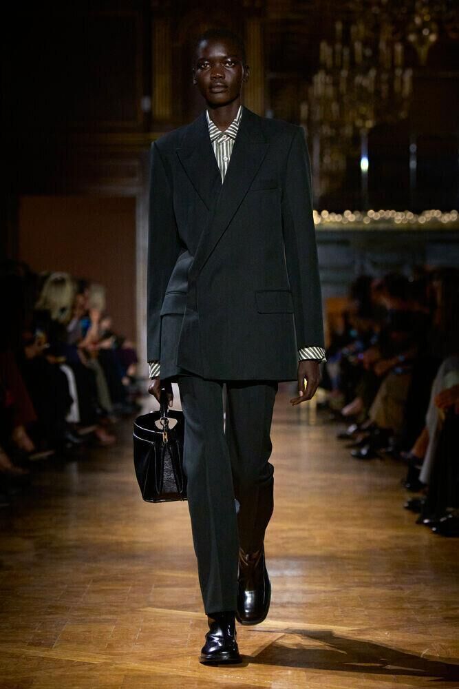 Le défilé Victoria Beckham automne-hiver 2026-2027 à la Fashion Week de Paris
