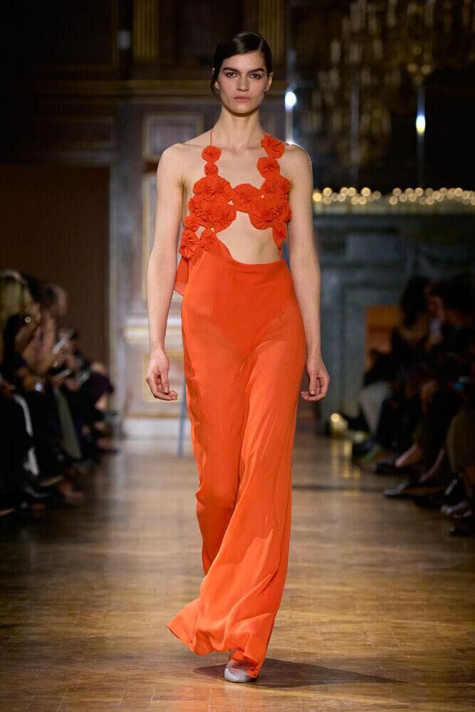 Le défilé Victoria Beckham automne-hiver 2026-2027 à la Fashion Week de Paris