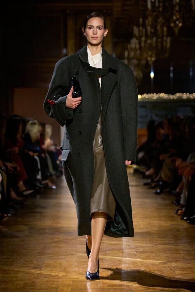 Le défilé Victoria Beckham automne-hiver 2026-2027 à la Fashion Week de Paris