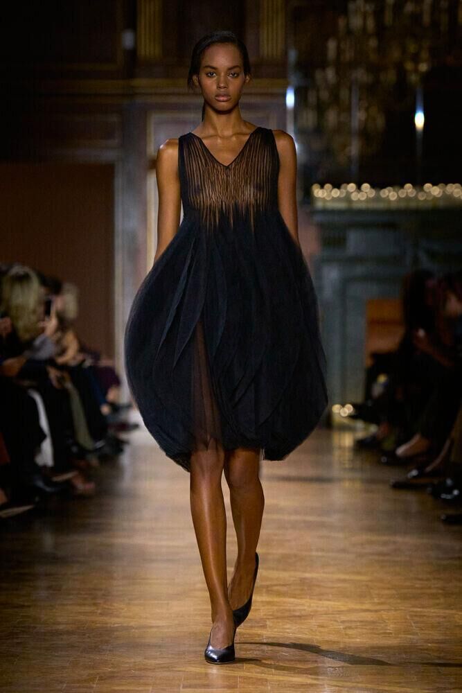 Le défilé Victoria Beckham automne-hiver 2026-2027 à la Fashion Week de Paris