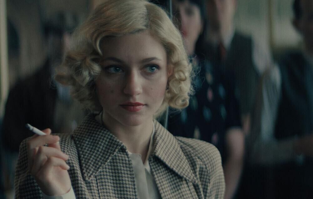 Nastya Golubeva dans le film Les Rayons et les Ombres (2026).