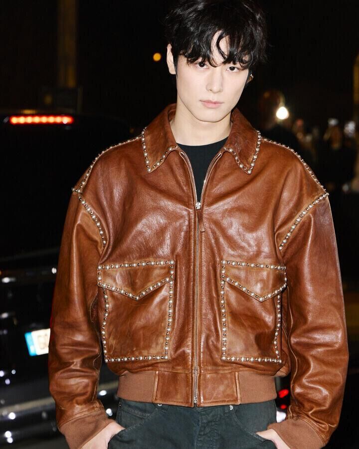 juyeon au defile balenciaga automne-hiver 2026-2027 à la fashion week de paris