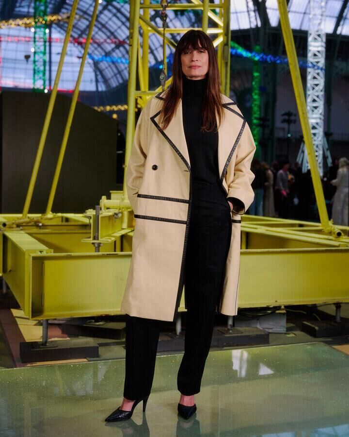 caroline de maigret au defile chanel automne-hiver 2026-2027 à la fashion week de paris