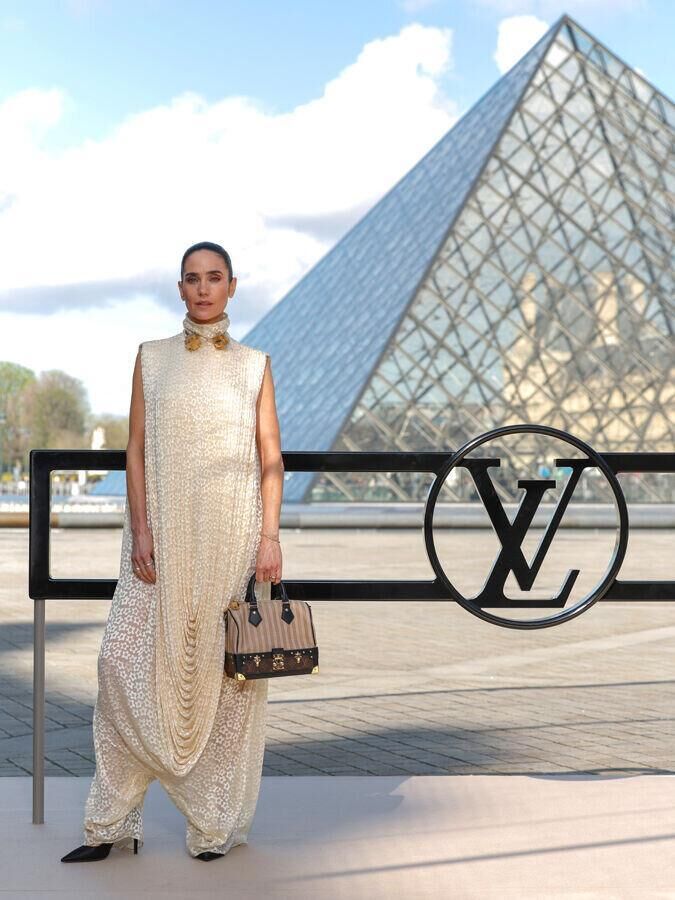 Jennifer Connelly au défilé louis vuitton automne-hiver 2026-2027 à la fashion week de paris
