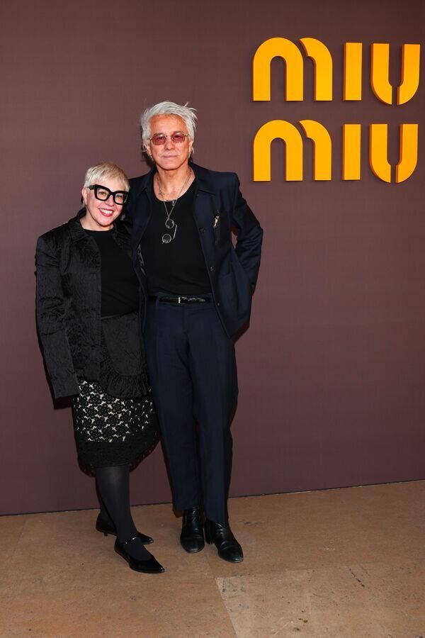 catherine martin et baz luhrmann au defile miu miu automne-hiver 2026-2027