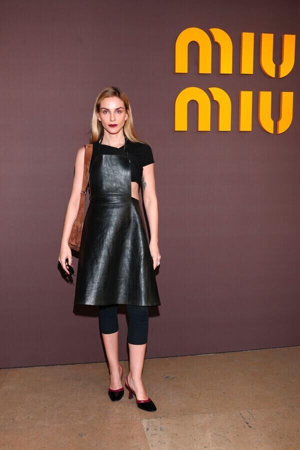gaia repossi au defile miu miu automne-hiver 2026-2027 à la fashion week de paris