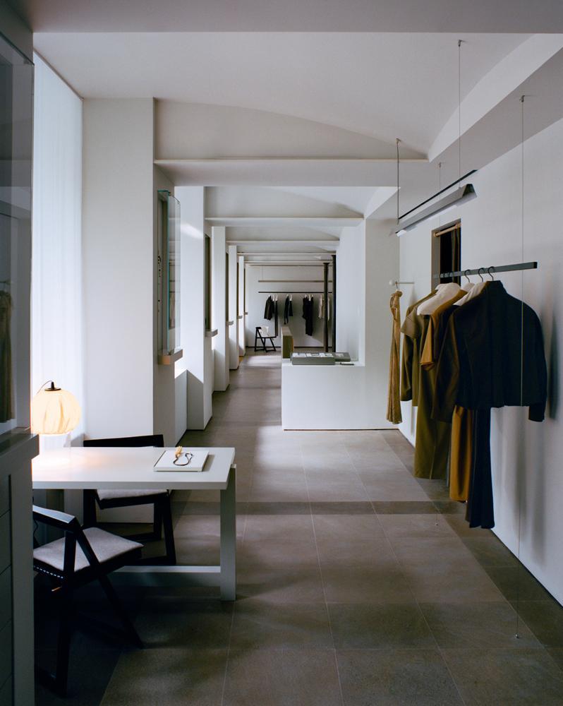 La boutique Lemaire sur les arcades du Palais Royal.