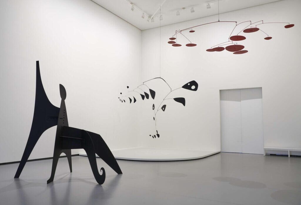 Vue d'installation de l'exposition "Calder. Rêver en équilibre", Fondation Louis Vuitton