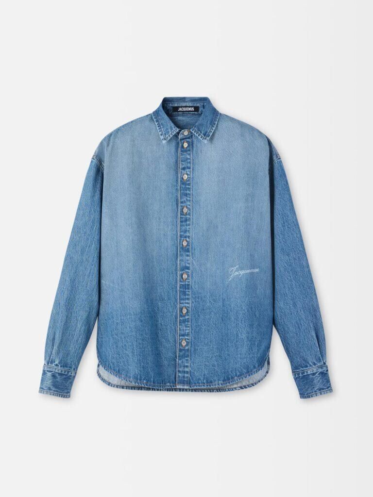 Chemise en denim, 450 €, Jacquemus.