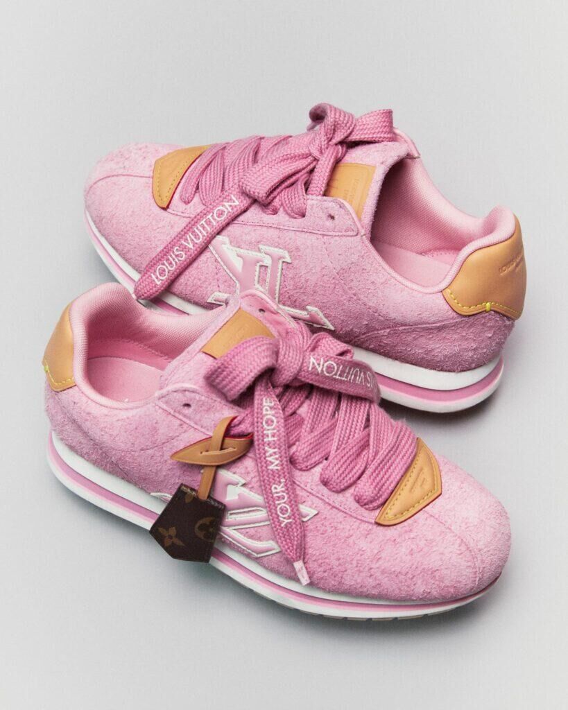 Les sneakers Louis Vuitton Buttersoft x J-Hope.