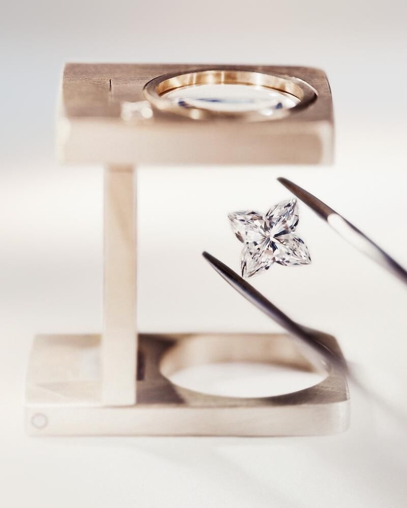 Fancy cut diamant Louis Vuitton Fleur de Monogram