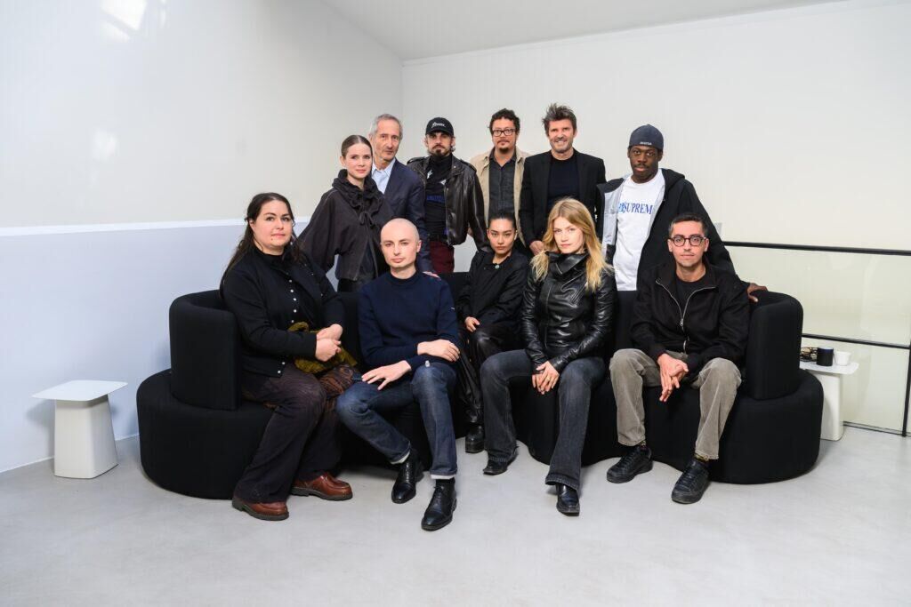 Photo de groupe au Vernissage de l'exposition Trafiquer l'inconnu, Prix Reiffers Initiatives 2026