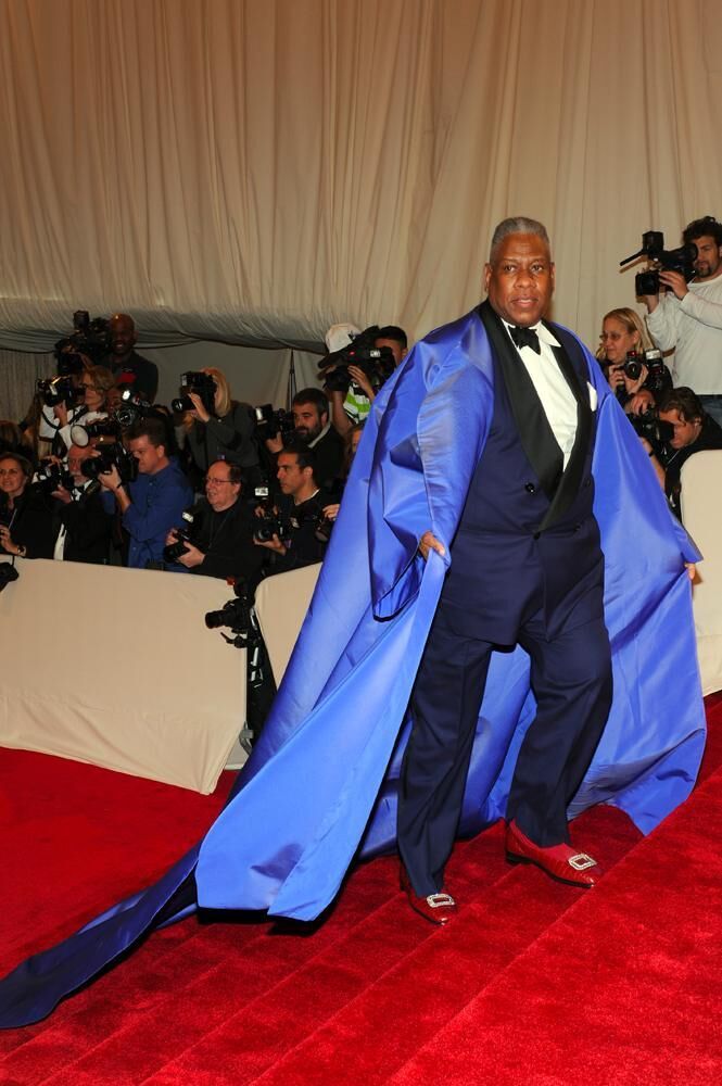 André Leon Talley en caftan bleu Balenciaga par Nicolas Ghesquière au MET Gala en 2011