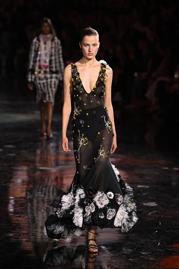 défilé chanel printemps-été 2026 robe transparente tendance