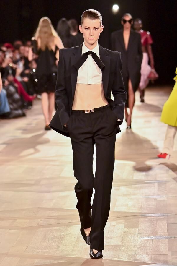 tendance tailleur defile balenciaga printemps-ete 2026