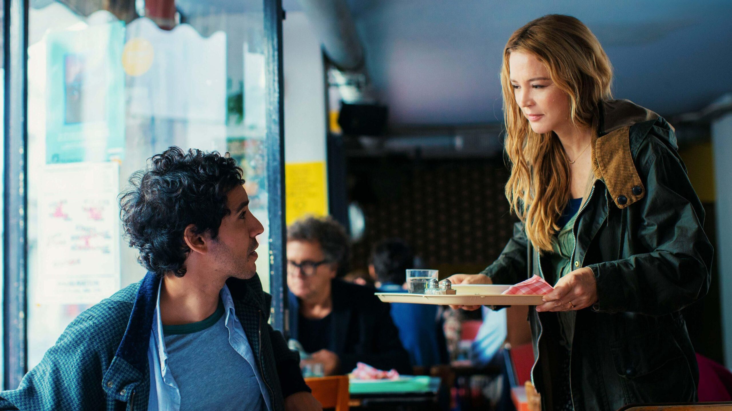 Virginie Efira dans le film Histoires parallèles.