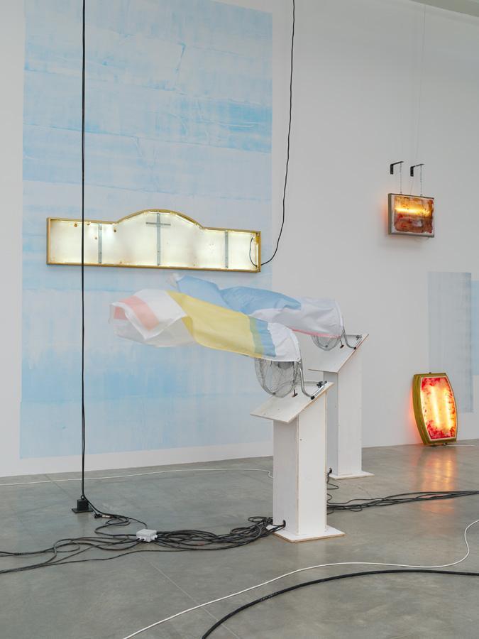 Jesse Darling, vue de l’exposition “Les Ambassadeurs” au Palais de Tokyo (2026).