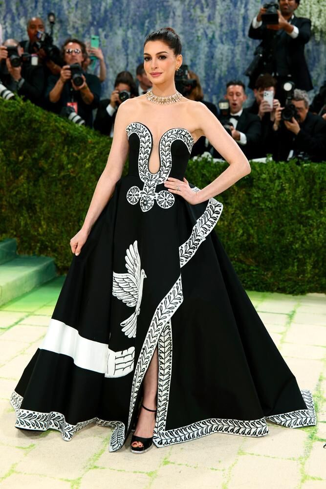 Anne Hathaway en Michael Kors.
