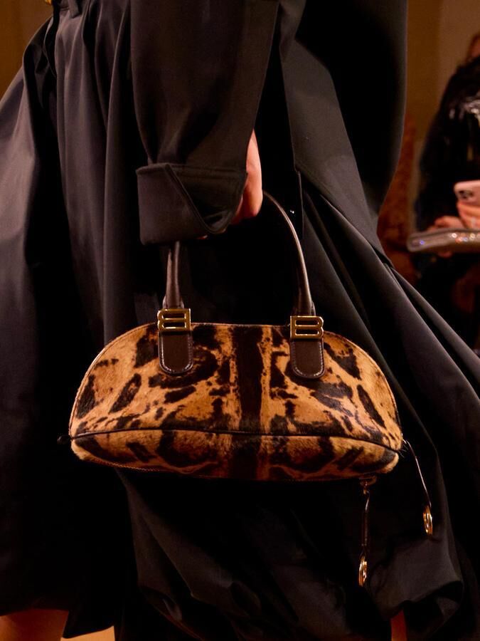 petit sac à main tendance printemps-ete 2026 defile balenciaga
