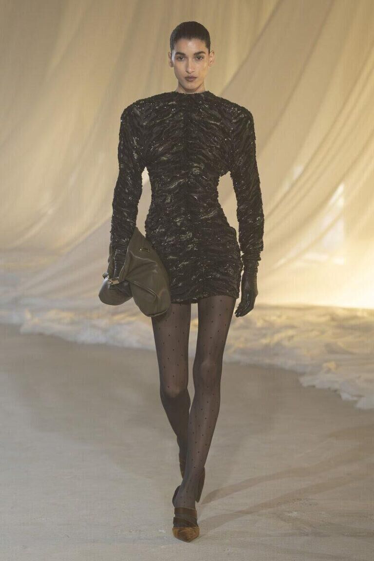 La robe du défilé Balmain automne-hiver 2026-2027.