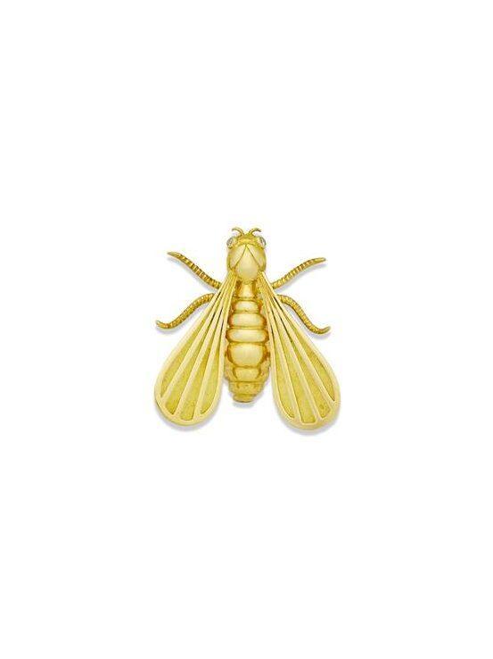 La broche Chaumet en forme d'abeille en or.