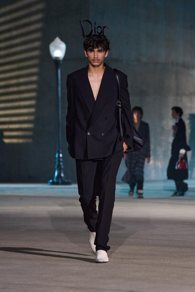 costume dior homme du défilé Dior Cruise 2027 à Los Angeles.