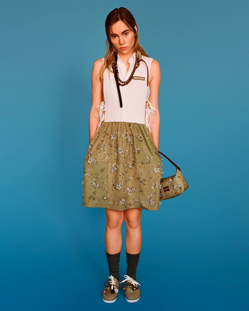 Suki Waterhouse dans la campagne Miu Miu Upcycled 2026.