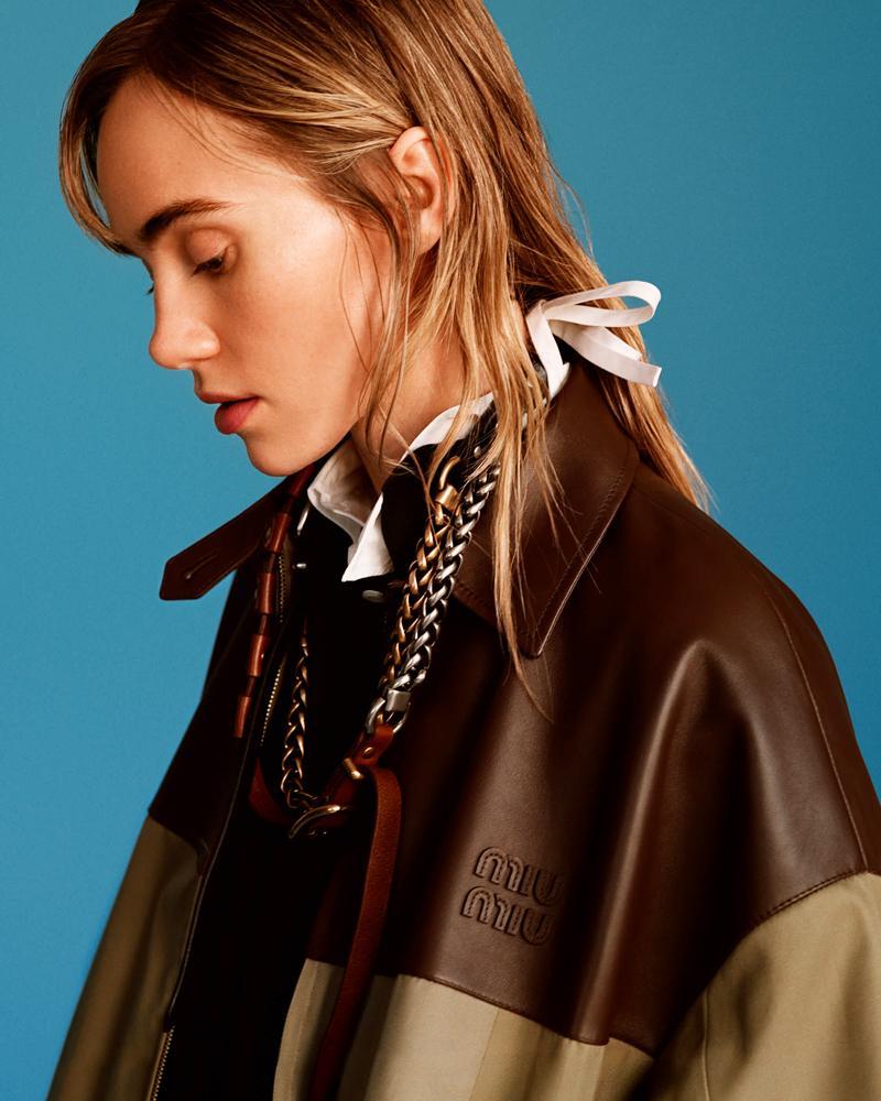 Suki Waterhouse dans la campagne Miu Miu Upcycled 2026.