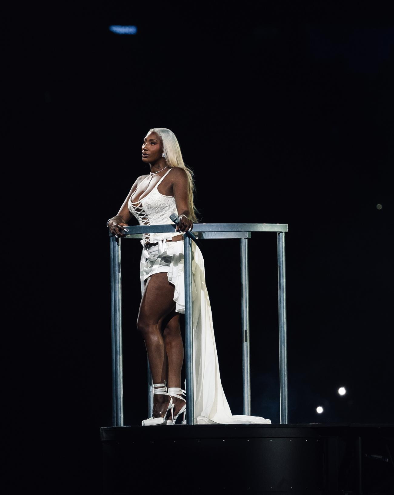 Look Fenty Savage d'Aya Nakamura pour son concert au Stade de France en 2026.