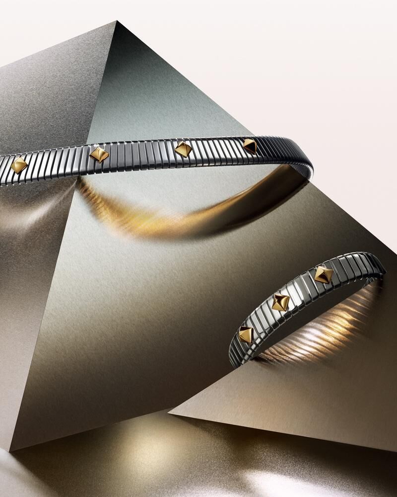 Le collier et le bracelet de la nouvelle collection Bvlgari Tubogas en or et en acier.