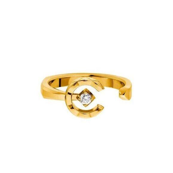 Bague COCO motif matelassé, en or jaune 18 carats et diamant, Chanel Joaillerie.