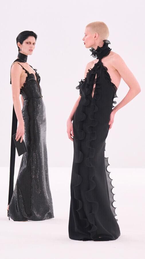 Les robes du défilé Tom Ford automne-hiver 2026-2027.