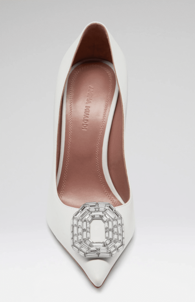escarpins en cuir blanc avec strass tendance printemps-ete 2026 amina muaddi