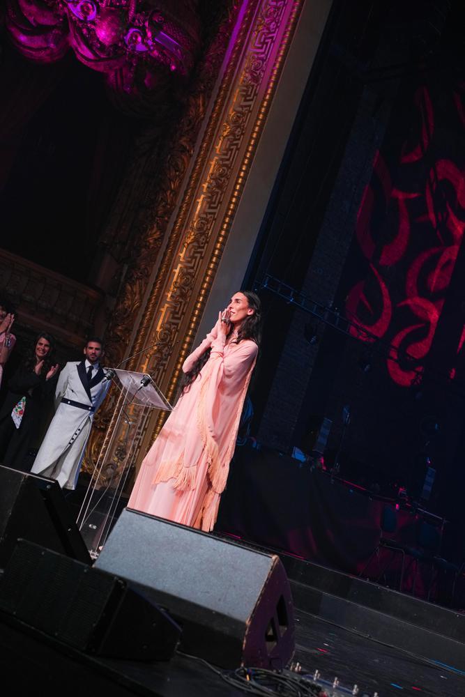 Raya Martigny au Fier Gala 2026 sur la scène de l'Opéra Martigny.