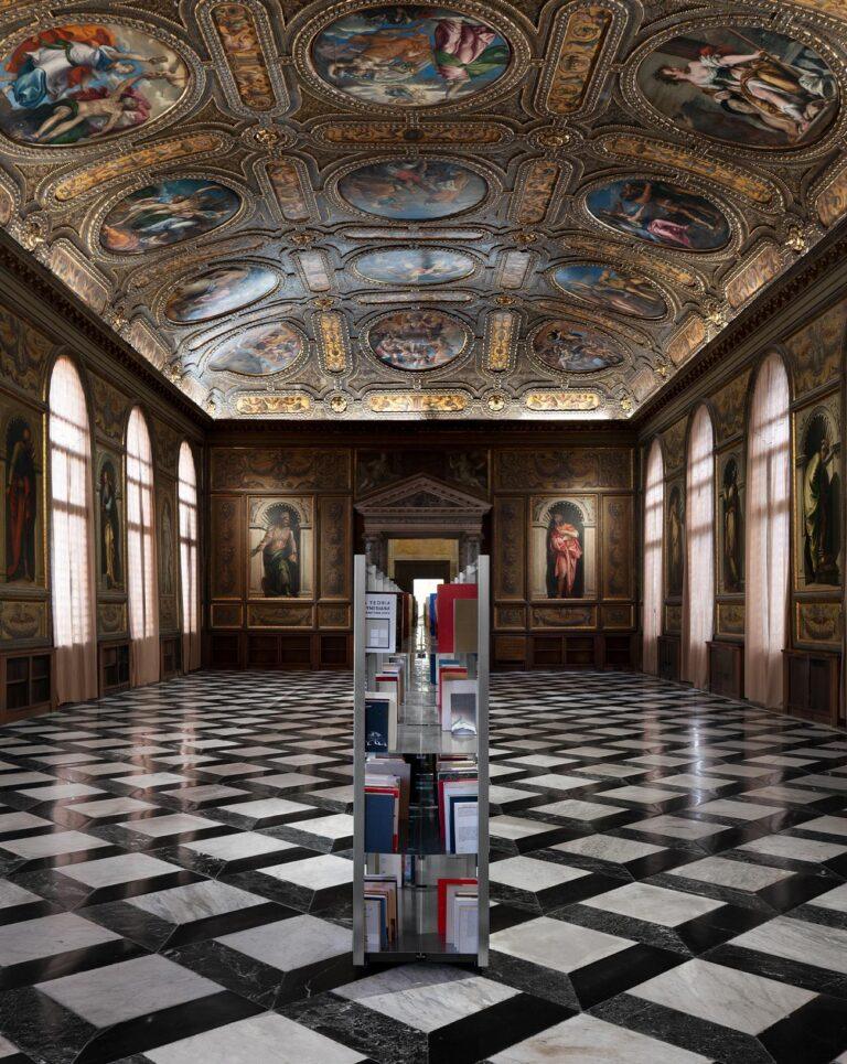 Lara Favaretto, Momentary Monument - The Library.