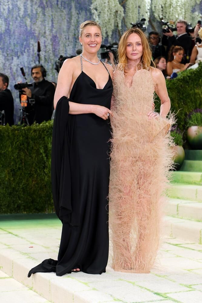 Greta Gerwig et Stella McCartney.