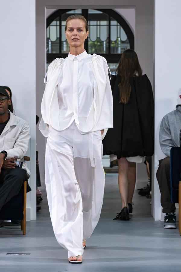 le défilé sacai printemps-ete 2026